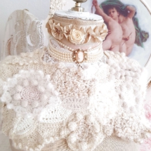 Häkrlkragen-Blumen-Creme